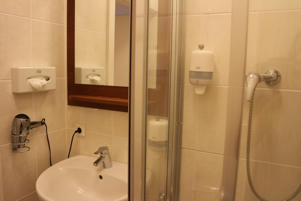 Hotel Checkin Gleisdorf Room photo