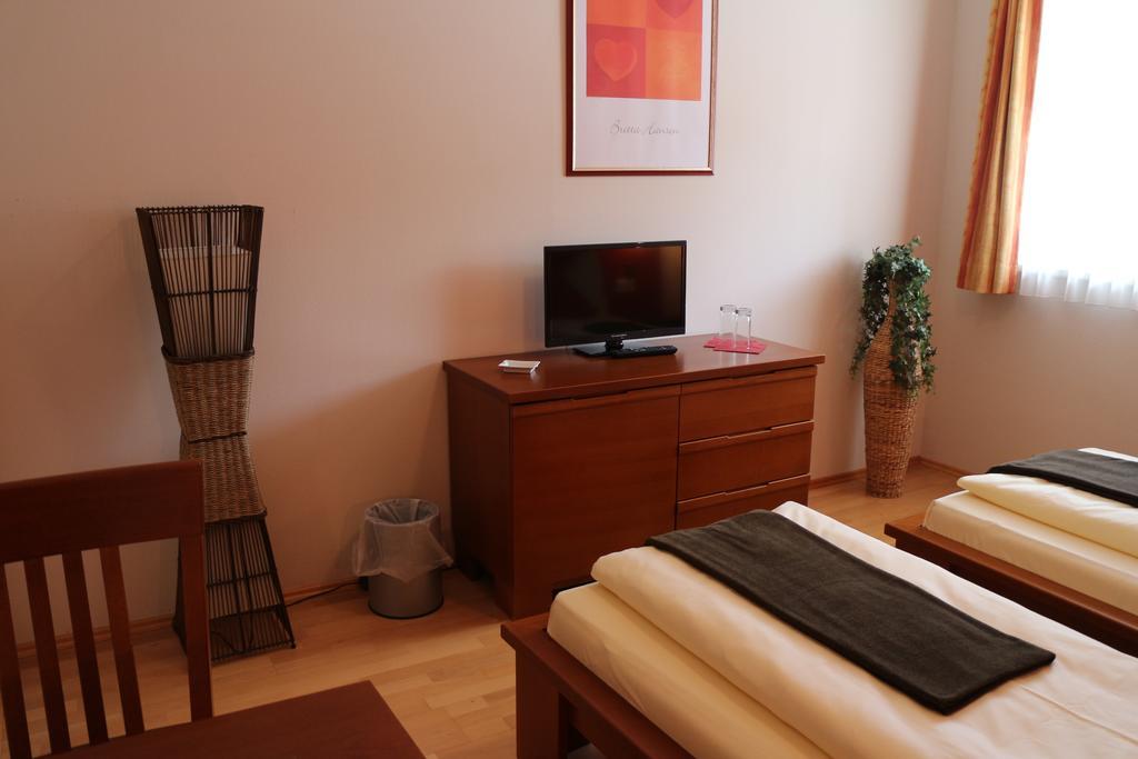 Hotel Checkin Gleisdorf Room photo